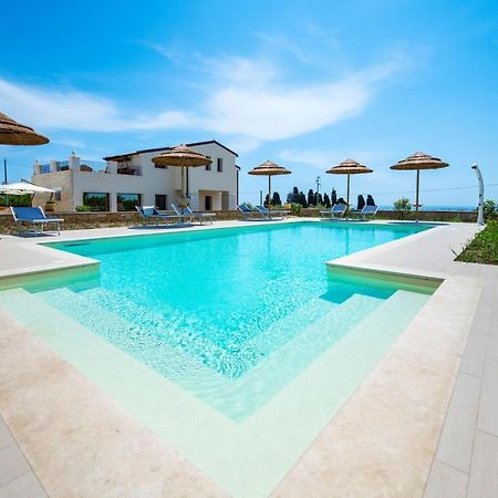Villa Carmiano Luxury Bedrooms In Avola In The Province Of Syracuse With Spa And Swimming Pool And Wonderful Seaview المظهر الخارجي الصورة