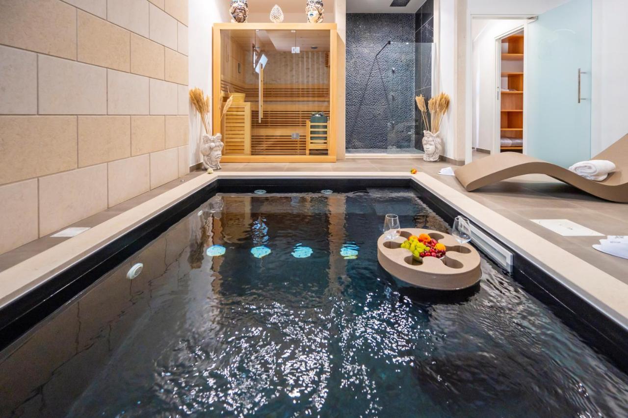 Villa Carmiano Luxury Bedrooms In Avola In The Province Of Syracuse With Spa And Swimming Pool And Wonderful Seaview المظهر الخارجي الصورة