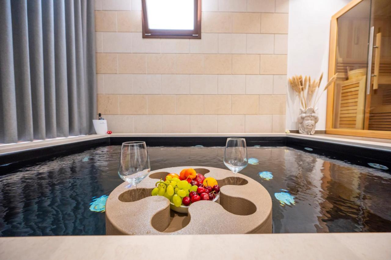 Villa Carmiano Luxury Bedrooms In Avola In The Province Of Syracuse With Spa And Swimming Pool And Wonderful Seaview المظهر الخارجي الصورة