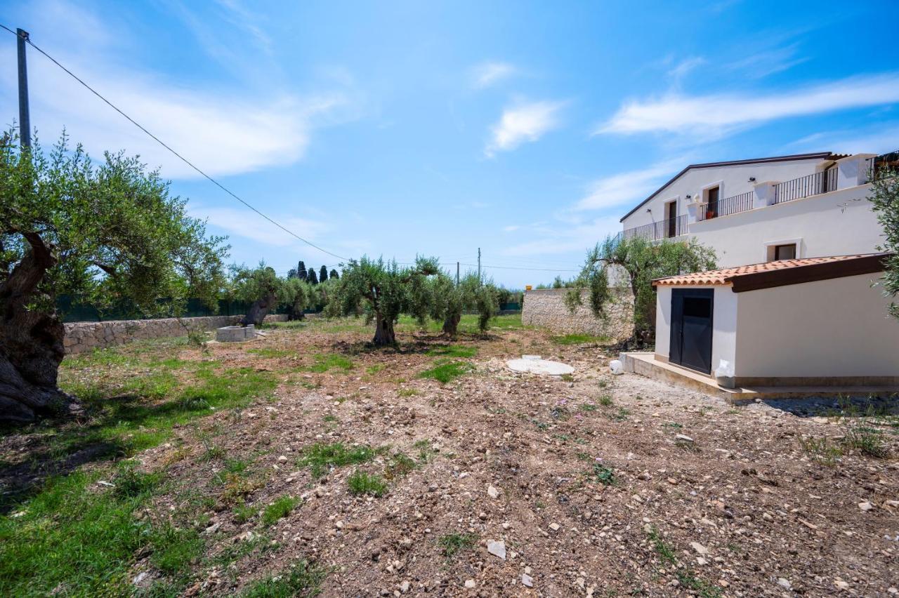 Villa Carmiano Luxury Bedrooms In Avola In The Province Of Syracuse With Spa And Swimming Pool And Wonderful Seaview المظهر الخارجي الصورة