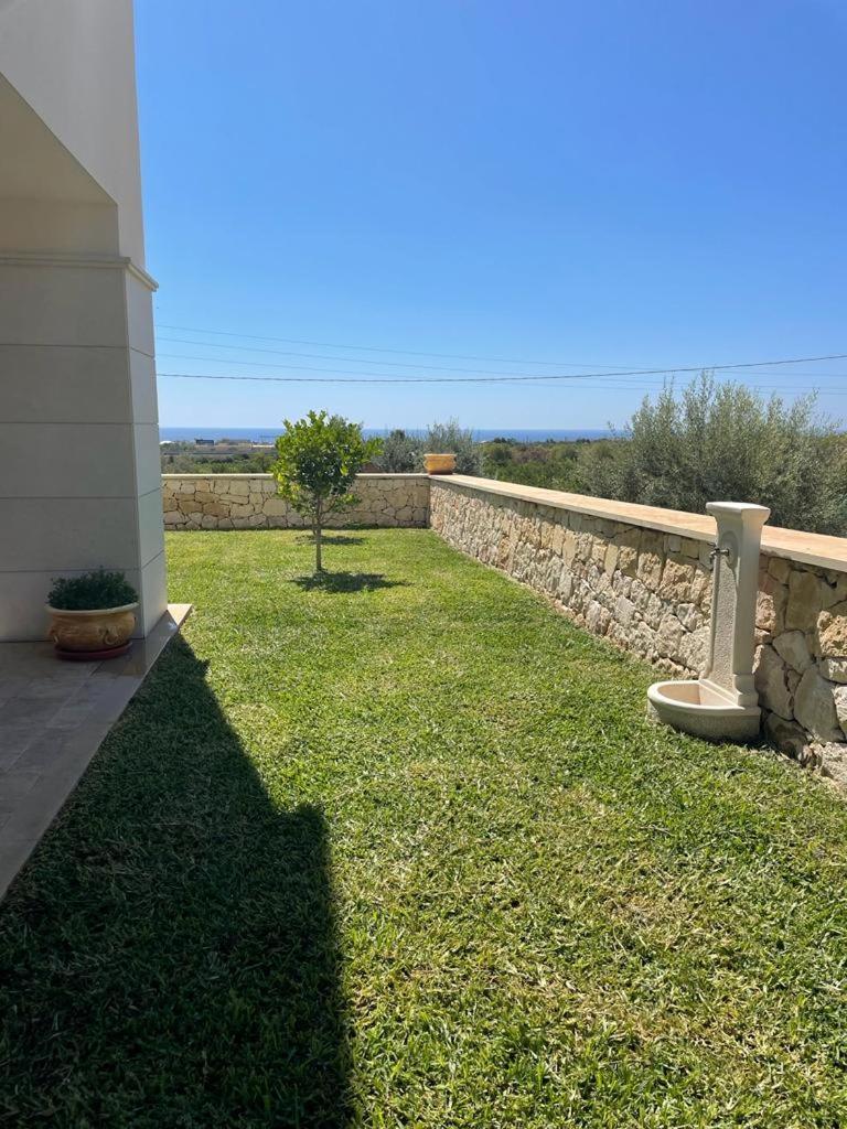 Villa Carmiano Luxury Bedrooms In Avola In The Province Of Syracuse With Spa And Swimming Pool And Wonderful Seaview المظهر الخارجي الصورة