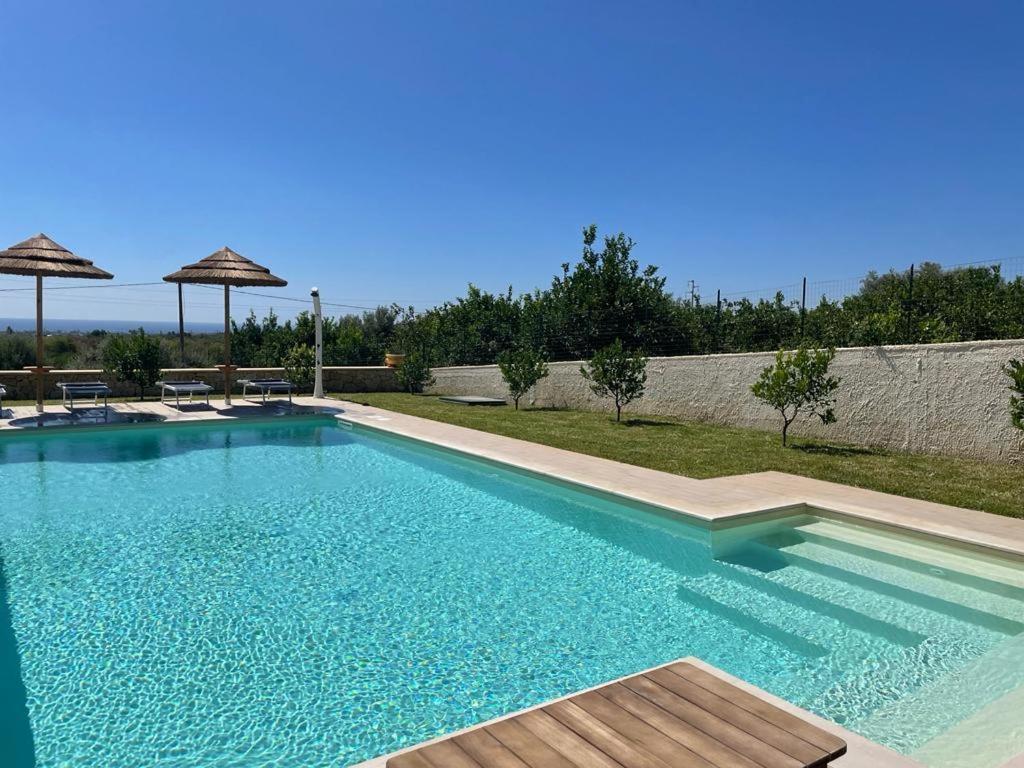 Villa Carmiano Luxury Bedrooms In Avola In The Province Of Syracuse With Spa And Swimming Pool And Wonderful Seaview المظهر الخارجي الصورة